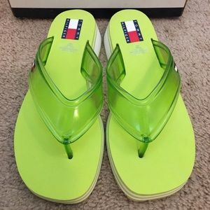 Tommy Hilfiger Women’s Lime Green Flip Flops size8